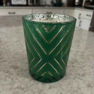 “New” Red Leaf Home Green Glass Candle with Metallic Accents 17 oz